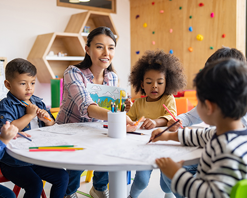 Para solicitar ações e eventos na sua instituição de ensino,  preencha todos os campos do formulário a seguir.
